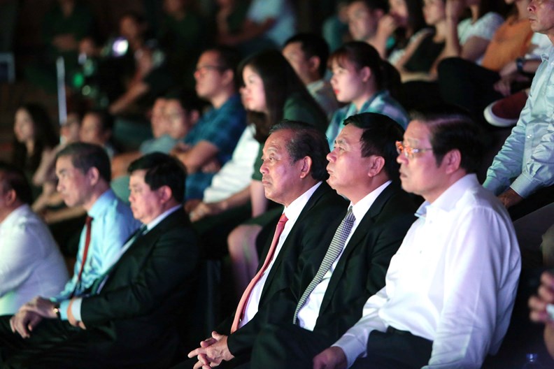 Phó Thủ tướng Thường trực dự chương trình ‘Linh thiêng Đất Mẹ ngàn năm’ - ảnh 1